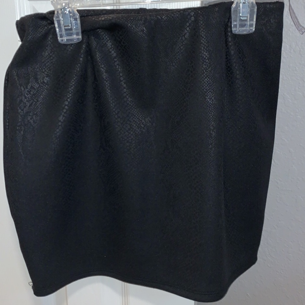 black snakeskin mini skirt